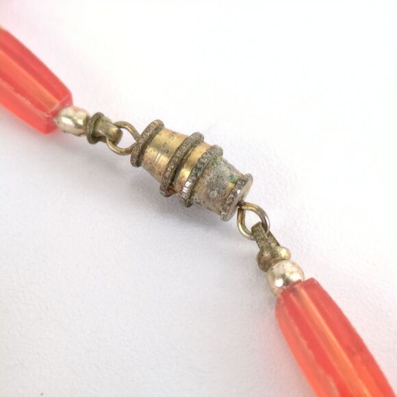 Vtg Mid-Century 24" Red-Orange Lucite Bead Necklace Barrel Clasp Estate Jewelry - Picture 4 of 7